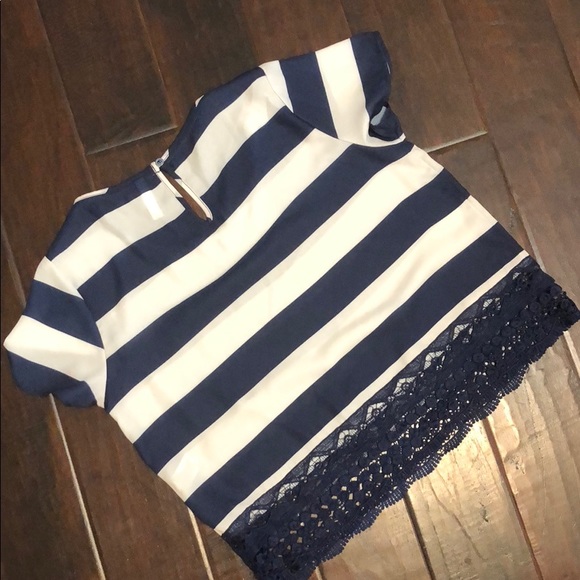 🔵⚪️ Blue /white striped top ⚪️🔵 - Picture 5 of 5